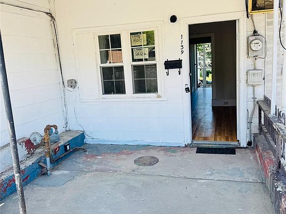2nd image of 1139 W Pine St