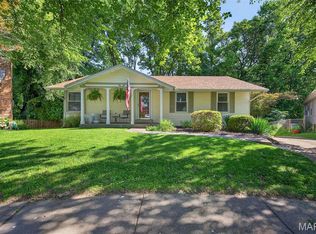 2470 Country Run Ct, Maryland Heights, MO 63043