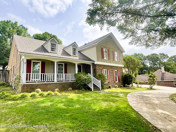 2nd image of 4543 Woodledge Dr