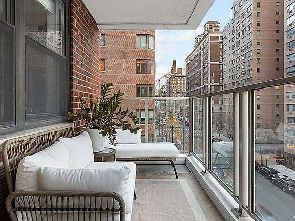 4th image of 50 Sutton Pl S APT 7E