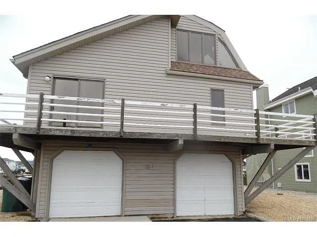 39 Ohio Dr photo 1