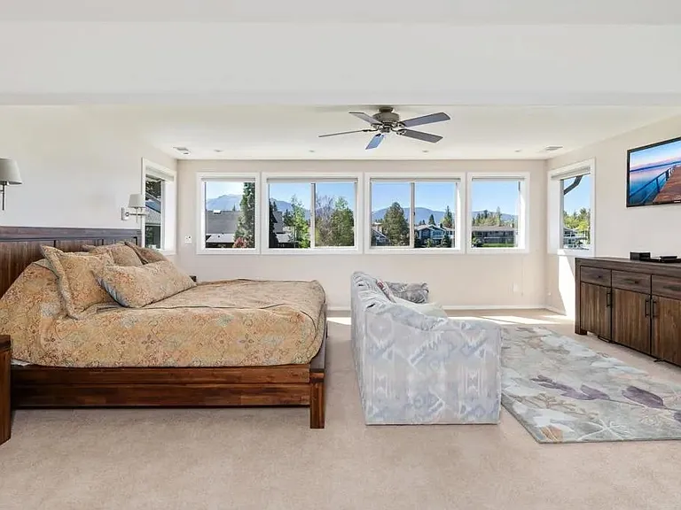 314 Beach Dr — Photo 4