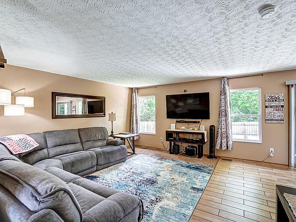 5th image of 6948 Shady Rock Ln