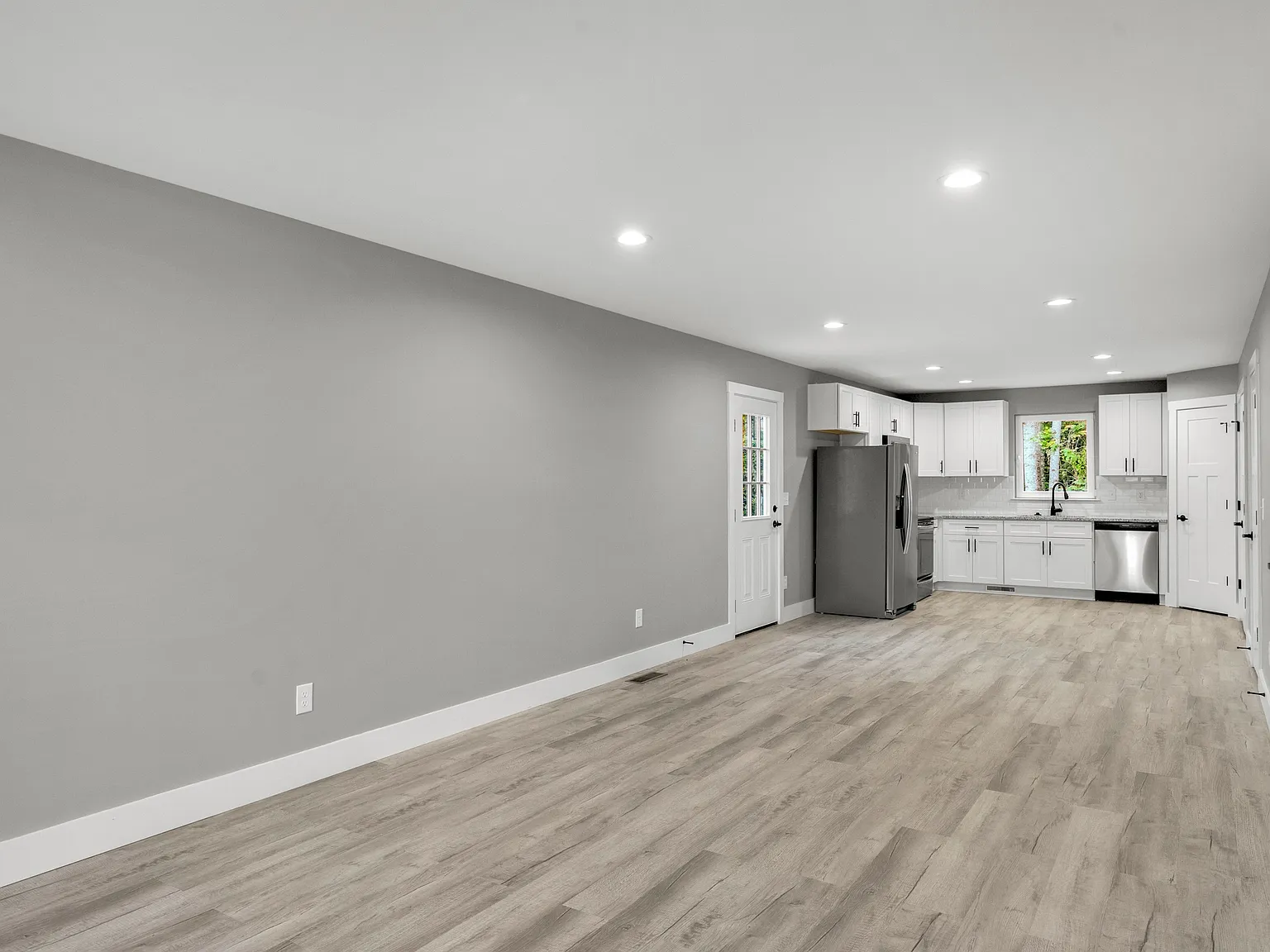 3 bed, 2.5 bath, 1200 sqft, $1,600 — Photo 3