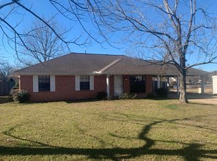 226 Green Hollow Cir, Columbus, MS 39705