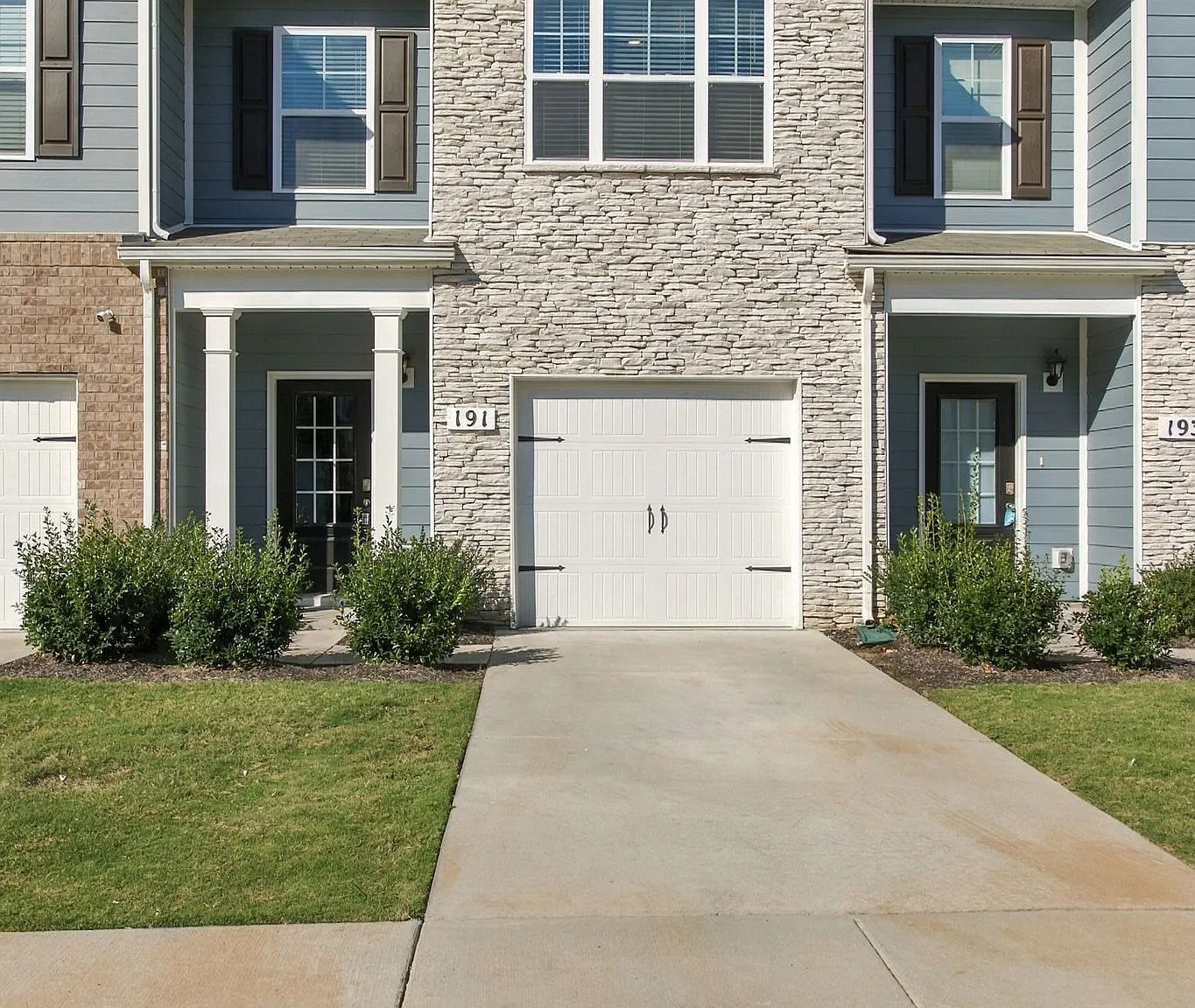 191 Mackenzie Way - 1 — Photo 2