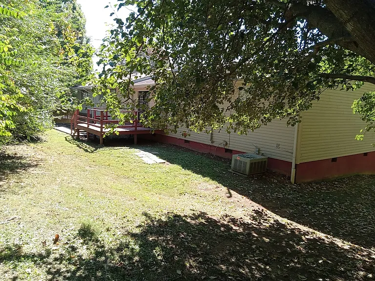 411 Bonnie Brae Dr #1 — Photo 13