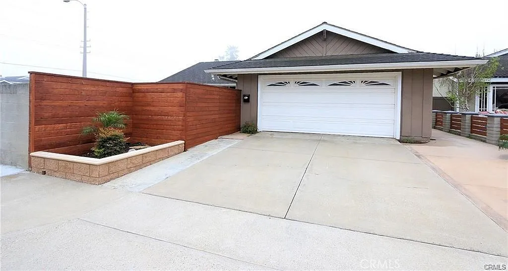 4 bed, 1595 sqft, $5,000 — Photo 1