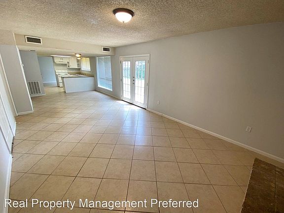3rd image of 19303 Peach Valley Cir