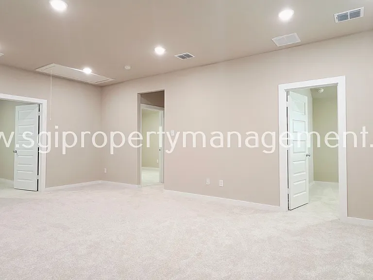 913 London Town Ln — Photo 14