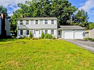 50 Crystal Brook Dr, Springfield, MA 01118