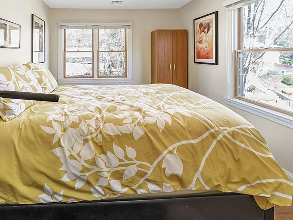 5th image of 24 Ravine Ave APT 2