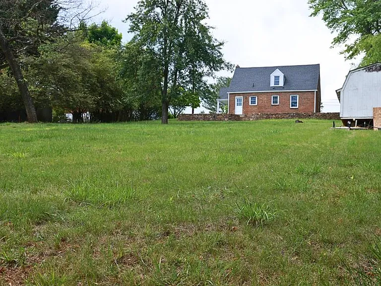 32 Upland Dr — Photo 42
