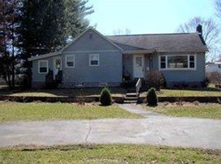 96 Dixon Rd, Queensbury, NY 12804