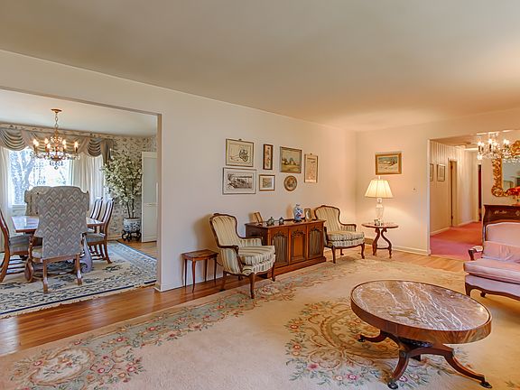 4th image of 2 Acorn Pl