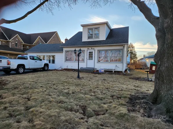 590 N Adele St, Elmhurst, IL 60126