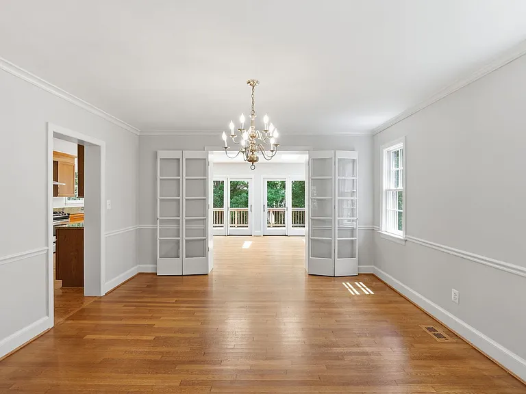 2812 Northampton St NW — Photo 2
