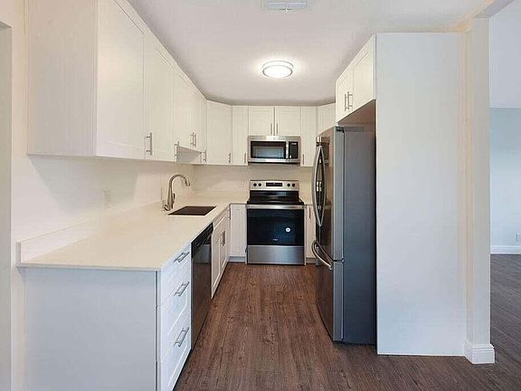 2nd image of 537 NW 9th Avenue