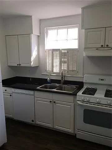 129 N Alexander St — Photo 23