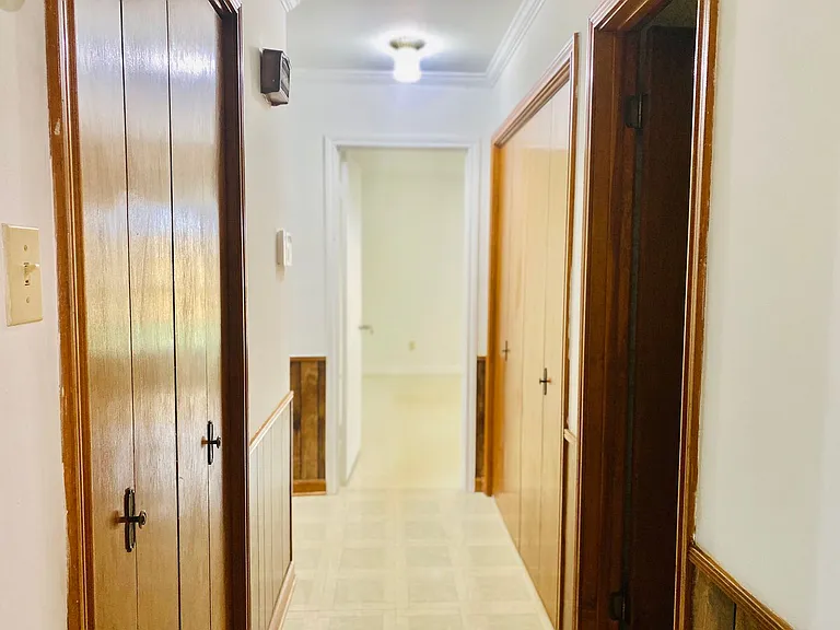 114 Saint Nicholas Dr — Photo 13