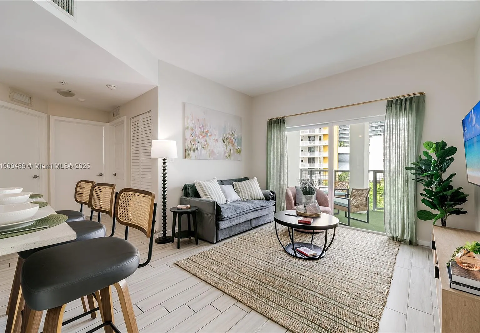 Emilia Condo — Photo 2