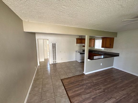 4th image of 1471 E Eureka St APT 211