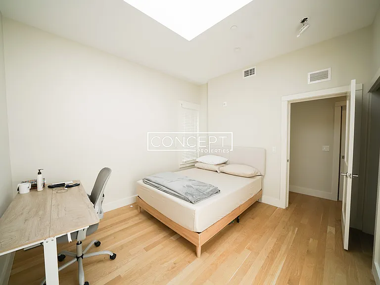 56-58 John F Kennedy St #4 — Photo 13