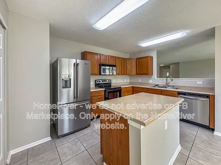 6886 W Raleigh Dr — Photo 5
