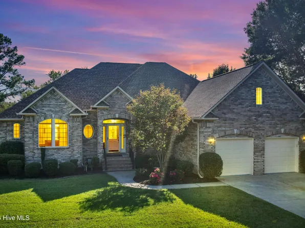 233 S Middleton Drive NW, Calabash, NC 28467