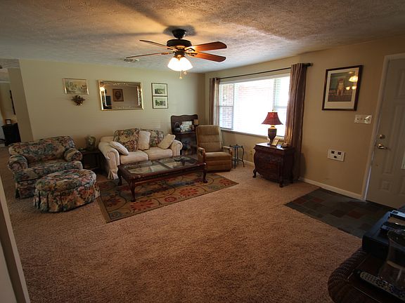4th image of 950 Wenbrook Dr