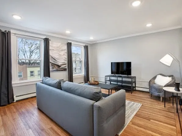 315 2nd Street image 1 of 6