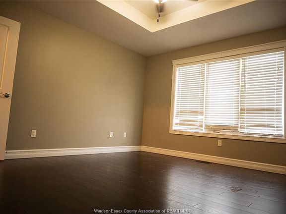 5th image of 11946 Thistledown Ave