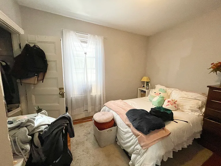 9 Taft St #2L — Photo 6