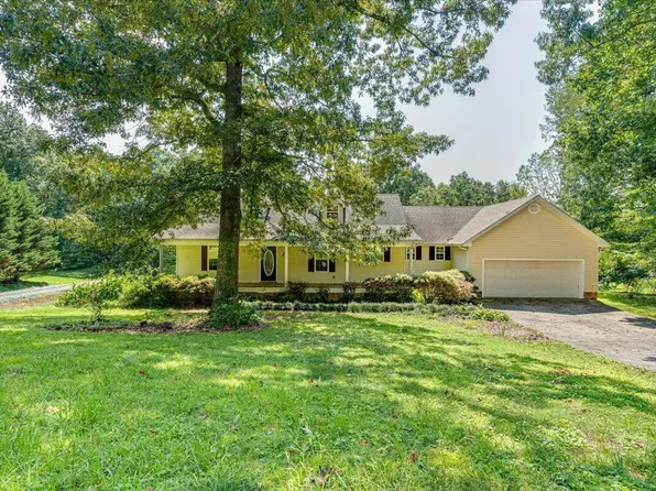 79 Oakwood Manor Dr, Chatsworth, GA 30705