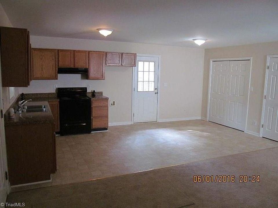 2nd image of 4305 A Romaine St