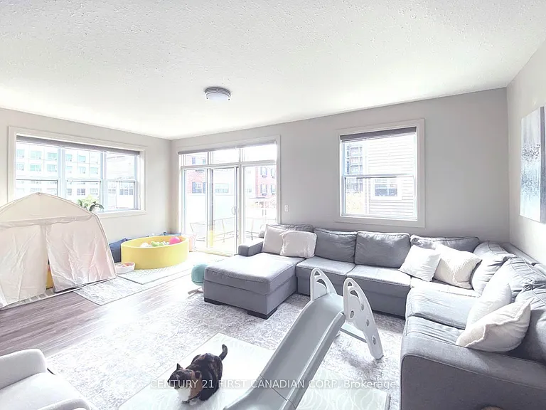 1040 Coronation Dr #71 — Photo 8