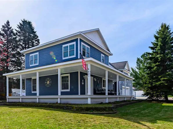 421 McKinley St, Boyne City, MI 49712