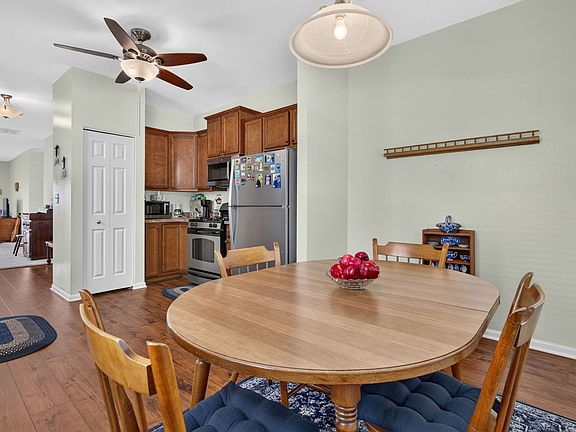 4th image of 2126 Tremont Ln