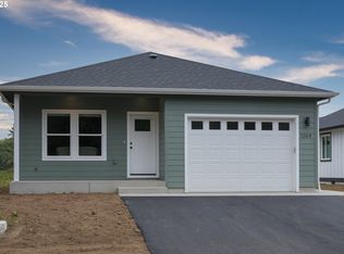 1269 Avenue D, Seaside, OR 97138