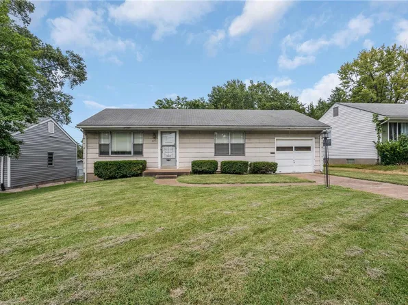 9117 Darnell Pl, Saint Louis, MO 63136