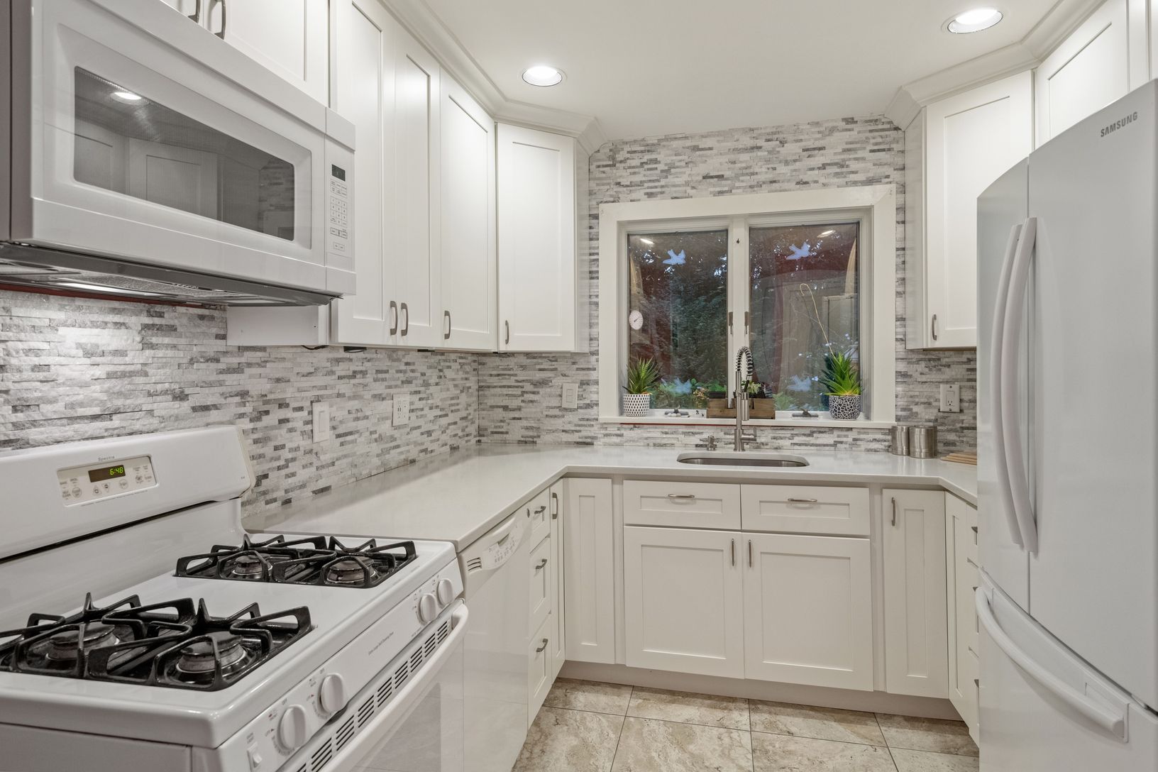  Newly renovated kitchen