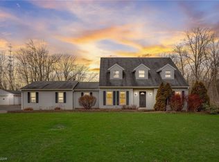 17784 Haskins Rd, Chagrin Falls, OH 44023
