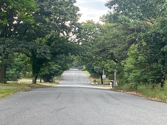 4th image of 31 Wichard Dr