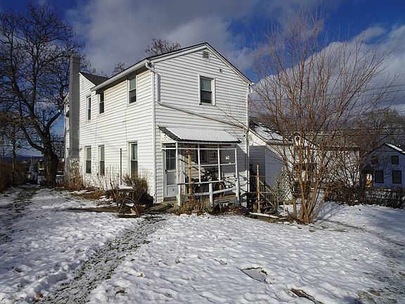 3rd image of 921-923 Columbia St #D
