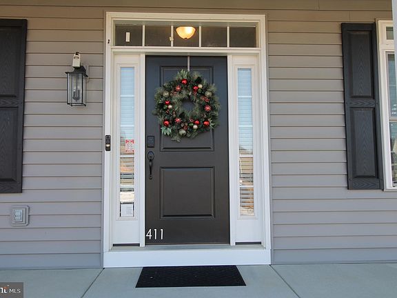 3rd image of 411 Radcliffe Ct
