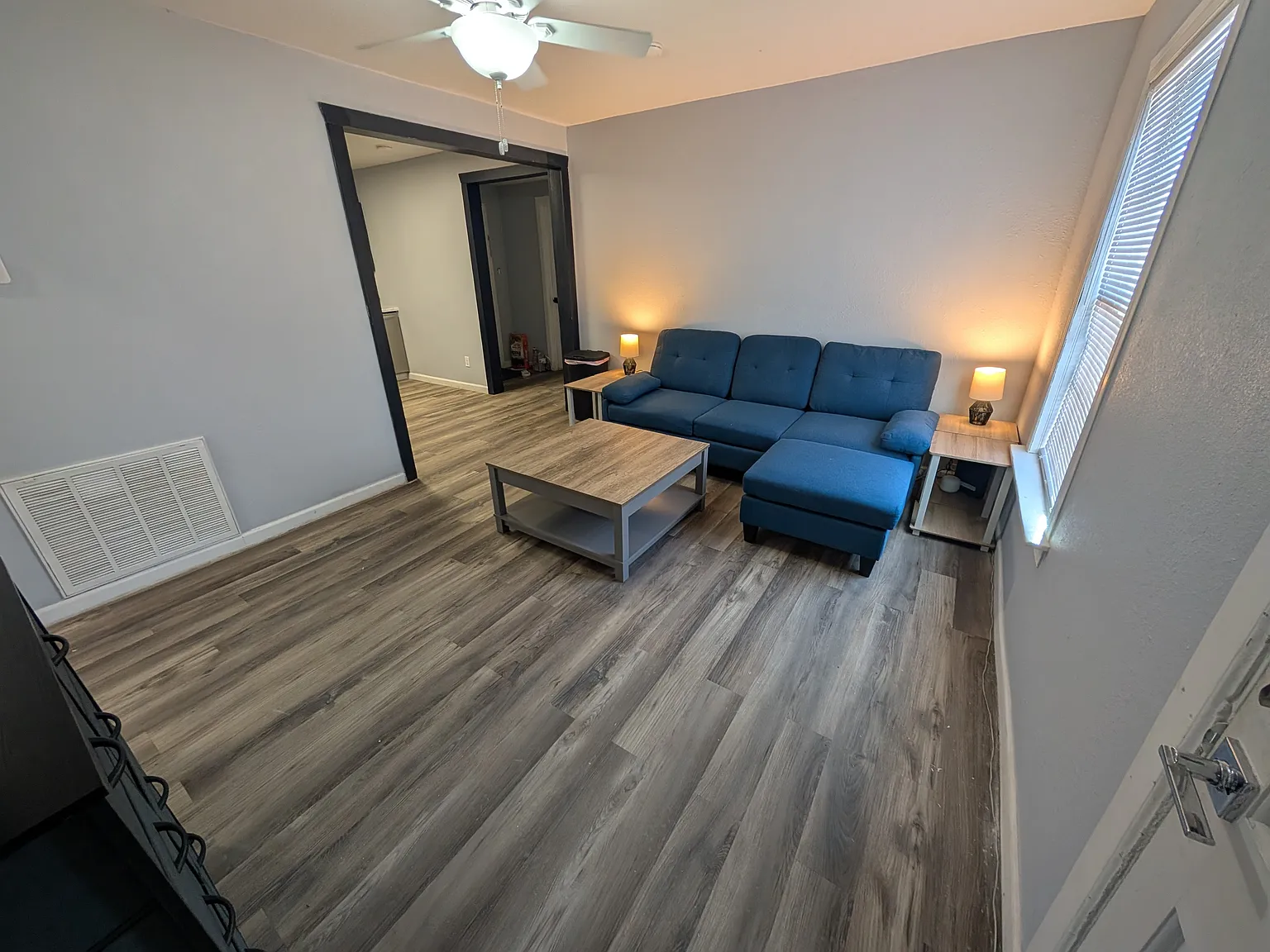 3 bed, 964 sqft, $2,500 — Photo 3