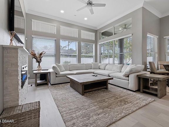 4th image of 5 Emmons Ln