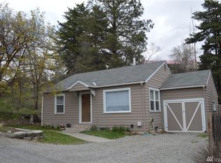 216 Locust St, Omak, WA 98841