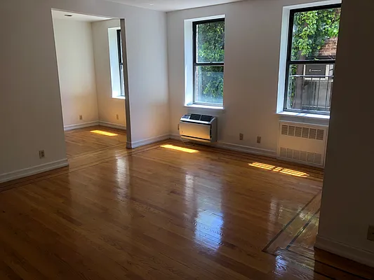 Rented by Waverly Realty Associates | media 3