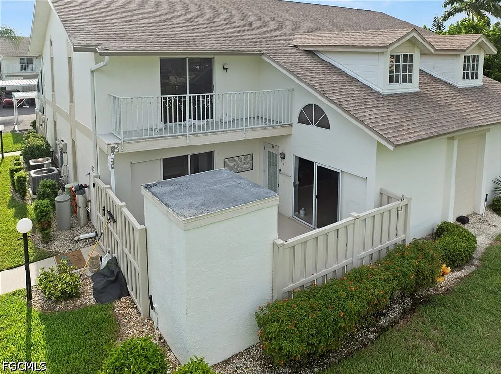3 bed, 2.0 bath, 1279 sqft, $1,800 — Photo 2